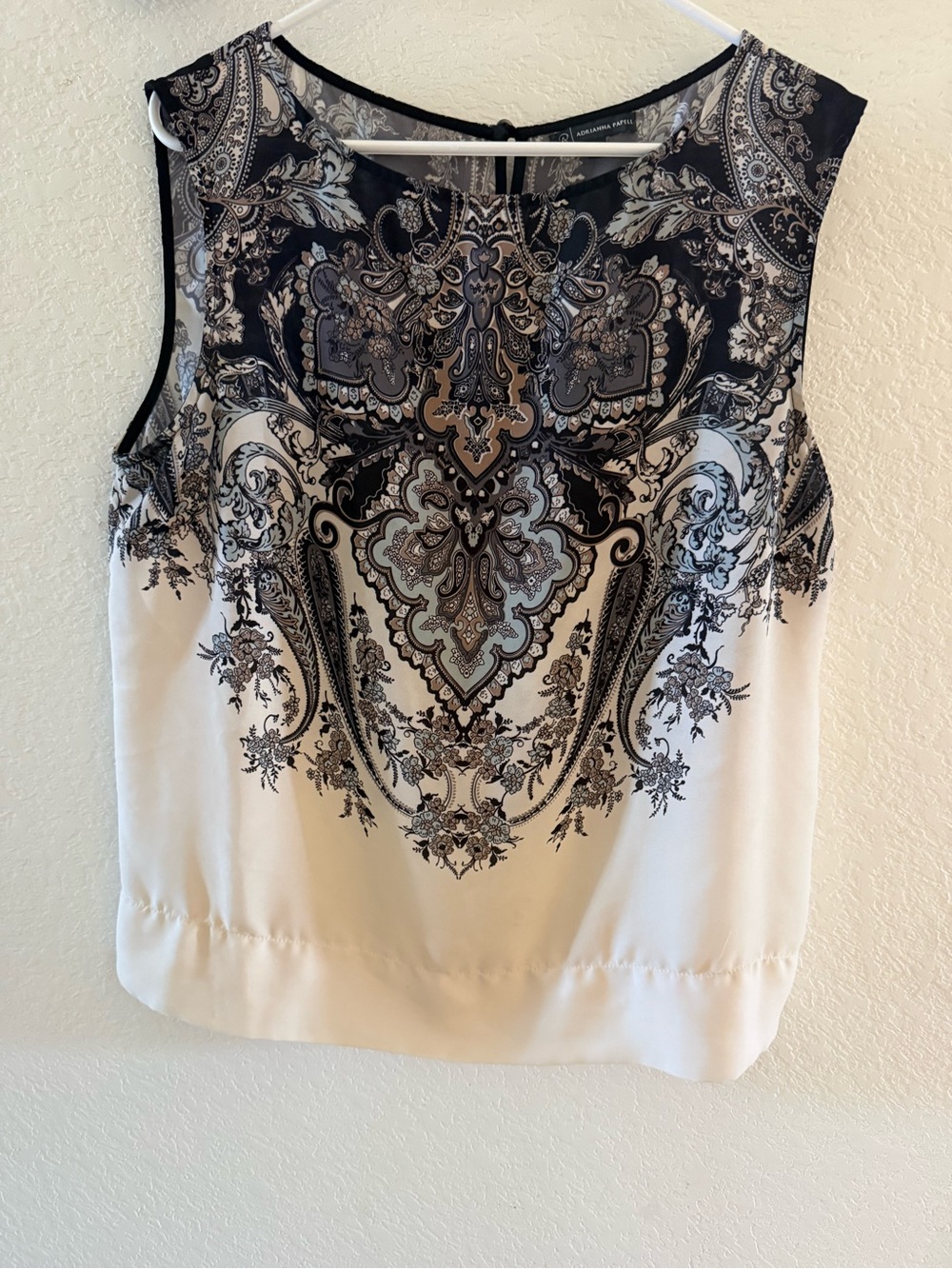 Adrianna Papell Black and Cream Paisley Print Sleeveless Top